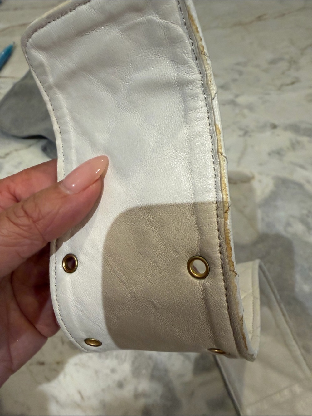 CHANEL White Quilted Leather Waist Belt with Gold CC Plaque - Picture 13 of 17